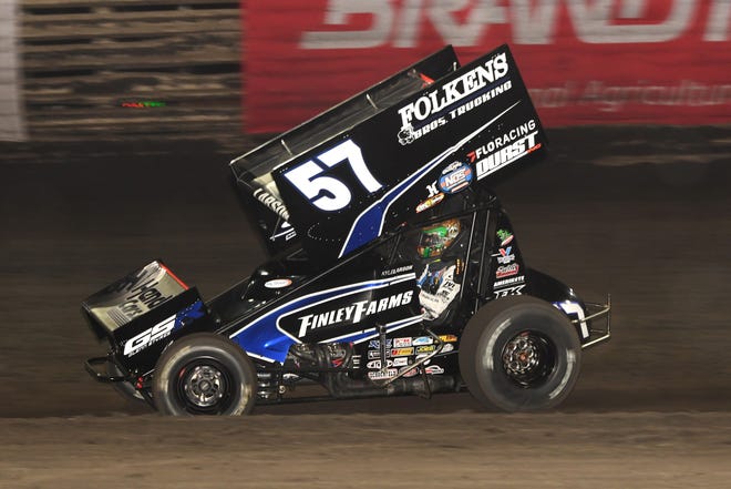 Kyle Larson rolled to the 2023 Knoxville Nationals title Saturday at Knoxville Raceway.