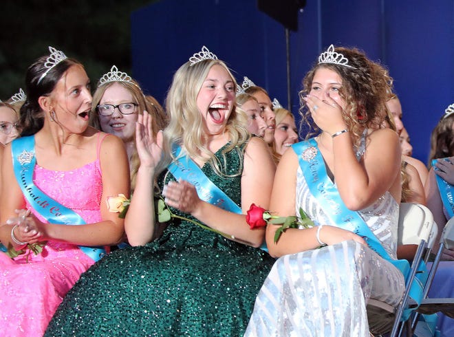 Kalayna Durr of Henry Country, right, was coronated Iowa State Fair Queen on the Anne and Bill Riley Stage at the Iowa State Fair on Saturday, Aug. 12, 2023, in Des Moines.