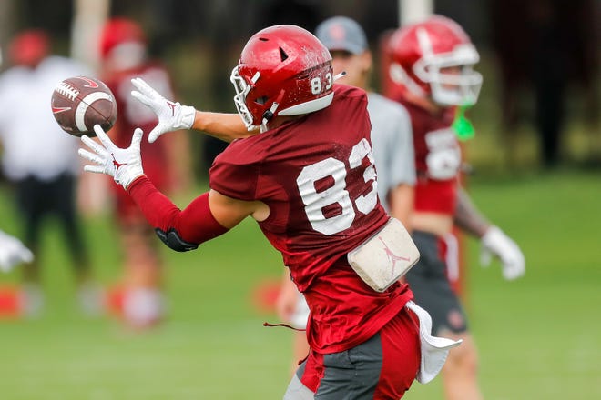 Major Melson (83) runs drills during OU football practice in Norman, Okla., on Monday, Aug. 14, 2023.